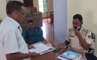 ଆପାଚିରେ ଆସିଲେ, ଘର ଆଗରୁ ଝାମ୍ପିନେଲେ