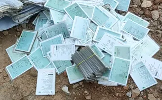 ଅଳିଆ ଗଦାରେ ରାସନକାର୍ଡ