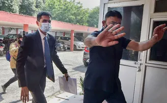 କଷ୍ଟମ୍ସ, ଟ୍ୟାକ୍ସ, ଡ୍ରଗ୍ସ: ସମୀର ୱାଙ୍ଖଡେ ଓ ତାଙ୍କର ୧୩ ‘ବଲିଉଡ ହିଟ୍ସ’