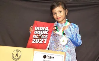 ୧୦୮ ଶ୍ଳୋକ ଉଚ୍ଚାରଣ କରି ‘ଇଣ୍ଡିଆ ବୁକ୍ ଅଫ୍ ରେକର୍ଡ୍ସ’ରେ ସ୍ଥାନ ପାଇଲେ ଶ୍ରେୟାଂଶୀ