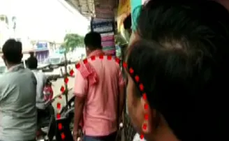 ଲୁଚିକି ଥିଲେ, ମୁଖ୍ୟମନ୍ତ୍ରୀଙ୍କ କାର୍‌କେଡ୍‌ ଉପରକୁ ଅଣ୍ଡା ଫିଙ୍ଗିଲେ