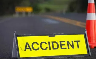 ବାଇକ୍‌ରେ ଯାଉଥିଲେ ୩ ଯୁବକ, ଗଛରେ ପିଟି ହୋଇଗଲା ଗାଡ଼ି