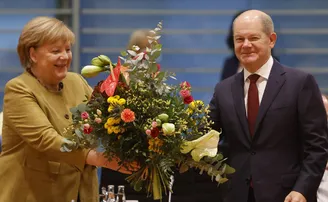 ଶେଷ ହେଲା ମର୍କେଲ ଯୁଗ, ଓଲାଫ ଶ୍କୋଲ୍‌ଜ ହେଲେ ଜର୍ମାନୀର ନୂଆ ଚାନ୍ସେଲର୍