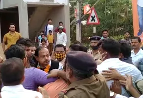 ଦେବୀ ମିଶ୍ରଙ୍କୁ ଠେଲାପେଲା!