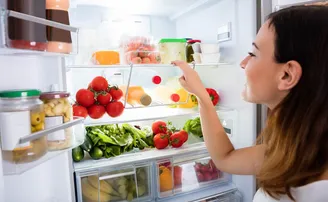 ଭୁଲ୍‌ରେ ବି ଫ୍ରିଜ୍‌ରେ ରଖନ୍ତୁନି ଏହି ସବୁ ଜିନିଷ, ହୋଇପାରେ ଭୟାନକ