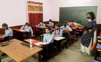 ପିଲାଙ୍କୁ ମାଂସ ପରଷିବା ମହଙ୍ଗା ପଡ଼ିଲା, ବନ୍ଦ ହେଲା ସ୍କୁଲ