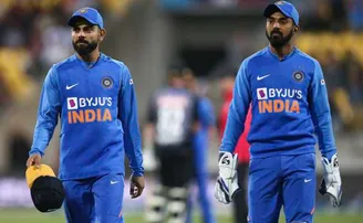 ପଦାରେ ପଡ଼ିଲା ଟିମ୍ ଇଣ୍ଡିଆ ଡ୍ରେସିଂ ରୁମ୍ ଚିତ୍ର, ଅଲଗା ହେଲେ କୋହଲି ଓ ରାହୁଲ୍!