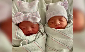 ଯାଆଁଳା, କିନ୍ତୁ ଜନ୍ମ ବର୍ଷ ଅଲଗା