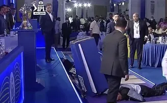 ଚାଲିଥିଲା ଆଇପିଏଲ୍ ନିଲାମ, ହଠାତ୍ ଅଚେତ୍ ହୋଇପଡ଼ିଲେ