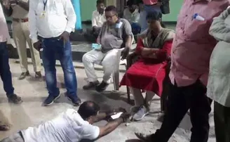 ରାତି ଅଧରେ ବିଡିଓଙ୍କ ପାଦ ତଳେ ପଡ଼ିଲେ ଦୁଇ ବିଜେପି ଜିଲ୍ଲା ପରିଷଦ ପ୍ରାର୍ଥୀ