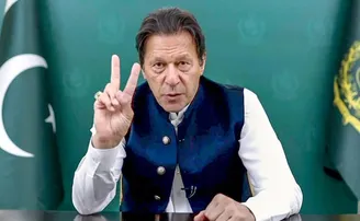 ଘର ଭିତରୁ ଝଟକା ଖାଇଲେ ପାକିସ୍ତାନ ପ୍ରଧାନମନ୍ତ୍ରୀ, ଗାଦି ଟଳମଳ  