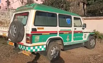 ମହିଳାଙ୍କ ଉପରେ ଚଢ଼ିଗଲା ଆମ୍ବୁଲାନ୍ସ