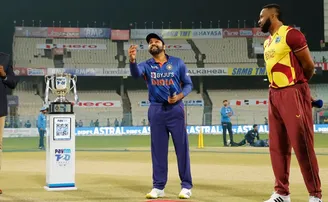 ୧୦୦ତମ ମ୍ୟାଚରେ ଟସ୍ ଜିତିଲେ ପୋଲାର୍ଡ