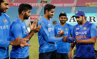 ଟସ୍ ହାରିଲେ ରୋହିତ୍, ୬ ପରିବର୍ତ୍ତନ କଲା ଟିମ୍ ଇଣ୍ଡିଆ