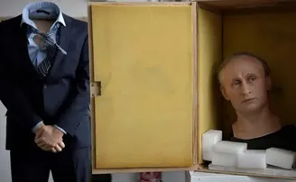 ପୁଟିନ୍‌ଙ୍କ ମୁଣ୍ଡ ଗଣ୍ଡି ଅଲଗା କରିଦେଲେ!