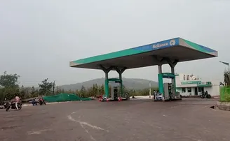 ତେଲ ପକାଇବାକୁ ଆସି ୨୦ଲକ୍ଷ  ଲୁଟିନେଲେ