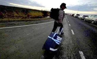 ଯୁଦ୍ଧ ଭିତରେ ଫସିଗଲେ ଅଭିନେତା, ଚାଲିଲେ ମାଇଲ ମାଇଲ୍‌ ବାଟ