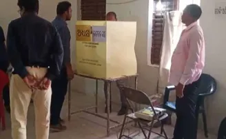 ଇଭିଏମ୍‌ରେ ନ ଥିଲା ପ୍ରାର୍ଥୀଙ୍କ ନାମ, ଆଜି ପୁଣି ହେବ ଭୋଟ