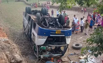 ଘାଟିରୁ ଖସିଲା ବସ୍‌