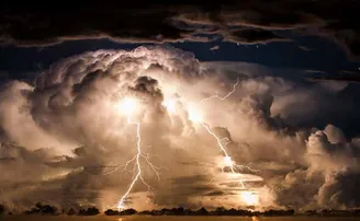 ସ୍କୁଲରେ ବଜ୍ରପାତ, ୧୦ରୁ ଅଧିକ ଛାତ୍ରଛାତ୍ରୀ ଗୁରୁତର