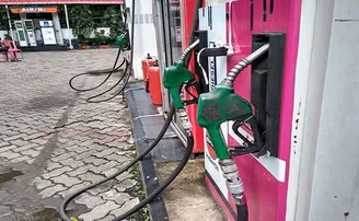 ପେଟ୍ରୋଲ ୯ ଟଙ୍କା ୫୦ ଓ ଡିଜେଲ ୭ ଟଙ୍କା କମିବ