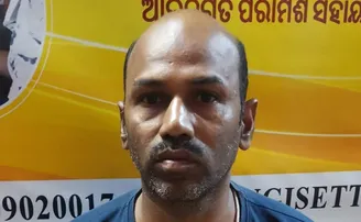 ଲାଞ୍ଚ ନେଉଥିବା ବେଳେ ଭିଜିଲାନ୍ସ ହାତରେ ଧରାପଡ଼ିଲେ ସିଆରସିସି