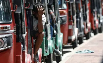 ଶ୍ରୀଲଙ୍କାରେ ପେଟ୍ରୋଲ ଲିଟର ପିଛା ୪୨୦ ଟଙ୍କା, ଡିଜେଲ ୪୦୦ ଟଙ୍କା