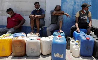 ଦିନକ ପରେ ଶ୍ରୀଲଙ୍କାରୁ ସରିଯିବ ପେଟ୍ରୋଲ, ଦୈନିକ ୧୫ ଘଣ୍ଟା କଟିବ ବିଜୁଳି