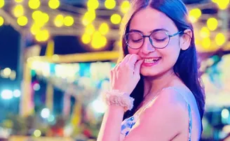 ଫ୍ୟାନରେ ଝୁଲିପଡ଼ିଲେ ଅଭିନେତ୍ରୀ !