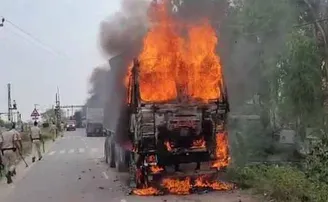 ବିହାରରେ ଥମୁନି ‘ଅଗ୍ନିପଥ’ ନିଆଁ: ବସ୍‌, ଟ୍ରକ ଜାଳିଦେଲେ ଆନ୍ଦୋଳନକାରୀ