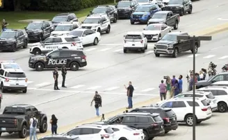 ଆମେରିକାରେ ପୁଣି ଗର୍ଜିଲା ବନ୍ଧୁକ: ଏଥର ରକ୍ତରଞ୍ଜିତ ହେଲା ହସ୍ପିଟାଲ