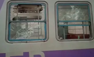 ପ୍ରଫେଟ ବିରୋଧୀ ମନ୍ତବ୍ୟର ପ୍ରତିବାଦ: ପଶ୍ଚିମବଙ୍ଗରେ ଲୋକାଲ ଟ୍ରେନ୍ ଭଙ୍ଗାରୁଜା