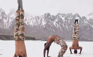 ୧୭ ହଜାର ଫୁଟ ଉପରେ ଯୋଗ କଲେ ଯବାନ