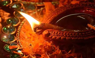 ଦୀପ ଜାଳିବା ବେଳେ ମାନନ୍ତୁ ଏହି ନିୟମ, ନଚେତ ମାଡ଼ି ଆସିବ ଦରିଦ୍ରତା