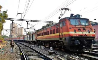 ରେଳ ବ୍ରିଜ୍‌ ଉଡ଼ାଇ ଦେଲେ ନକ୍ସଲ ! ଟ୍ରେନ୍‌ ପାରି ହେବା ପୂର୍ବରୁ  ଘଟିଛି ଘଟଣା