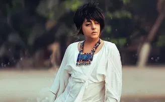 'ଶାଢ଼ୀ ପିନ୍ଧାଇ ରେପ୍‌ କରୁଥିଲେ ଅଙ୍କଲ୍‌', ଯନ୍ତ୍ରଣା ବଖାଣିଲେ ଫ୍ୟାଶନ ଡିଜାଇନର୍‌