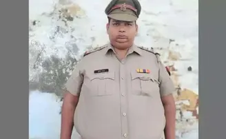 ଧରା ପକାଇଦେଲା ଓଜନ, ନକଲି ପୁଲିସ ସାଜି କରୁଥିଲେ ଟୋଲ ଆଦାୟ