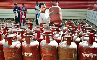 ଶସ୍ତା ହେଲା ଏଲ୍‌ପିଜି ସିଲିଣ୍ଡର ଦର