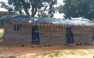 ଇଏ ଆମ ସ୍କୁଲ୍‌, ରାଜ୍ୟ ସରକାରଙ୍କ 5-Tକୁ କରୁଛି ପରିହାସ