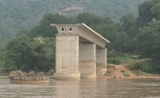 ଠକିଦେଲା ଠିକାଦାର; ୧୦୦ ମିଟର ପାଇଁ ୩୦ କିମି ବୁଲୁଛନ୍ତି ଲୋକେ!