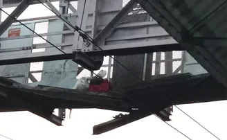 ରେଲୱେ ଫୁଟ୍‌ ଓଭରବ୍ରିଜ୍ ଭୁଶୁଡ଼ି ୨୦ ଆହତ