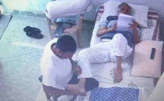 ଜେଲ୍ ଭିତରେ ବଡି ମସାଜର ମଜା ନେଉଛନ୍ତି ଆପ୍ ମନ୍ତ୍ରୀ, ଭିଡିଓ ଭାଇରାଲ