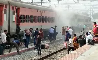 ବେଙ୍ଗାଲୁରୁ-କୋଲକାତା ଏକ୍ସପ୍ରେସ୍‌ରେ ନିଆଁ