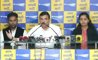 ୧୦ ଆପ୍‌ କାଉନସିଲରଙ୍କୁ କିଣିବା ପାଇଁ ବିଜେପି ୧୦୦ କୋଟି ଟଙ୍କା ଲାଞ୍ଚ ଦେଉଛି: ଆପ୍‌