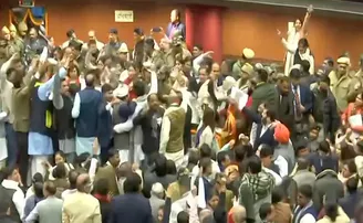 ଦିଲ୍ଲୀ: ମେୟର ନିର୍ବାଚନରେ ଆପ କାଉନସିଲରଙ୍କ ବିକ୍ଷୋଭ, ହୋହଲ୍ଲା