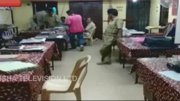 ୮ଲକ୍ଷରୁ ଅଧିକ ଟଙ୍କା ଜବତ କଲା ଫ୍ଲାଇଂ ସ୍କ୍ୱାଡ୍