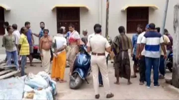 ବାସେଳୀ ସାହି ବସ୍ତିରେ ବୋମାମାଡ଼