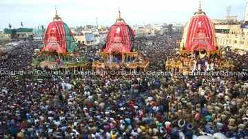 ଜନ୍ମବେଦୀରେ ଲୀଳାଖେଳା ସାରି ବାହୁଡ଼ିଲେ ଶ୍ରୀଜିଉ ; ସିଂହଦ୍ୱାରରେ ଲାଗିଲା ତିନି ରଥ