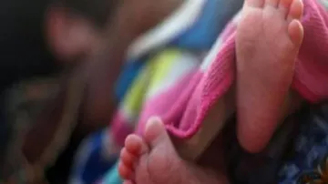 ପେଟ ପାଇଁ ୪ମାସ ଶିଶୁକୁ ବିକି ଦେଲା ଅସହାୟ ବାପା