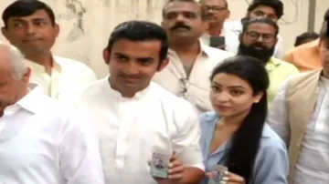 ଗଣତନ୍ତ୍ରର ମହାପର୍ବରେ ସାମିଲ ହେଲେ ସାଧାରଣ ଓ ଭିଆଇପି ଭୋଟର